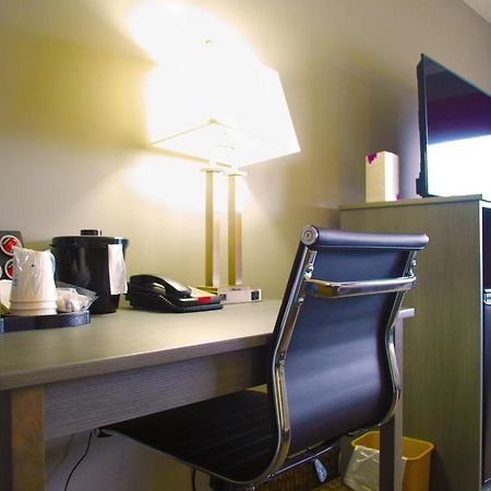 Ramada By Wyndham Edmonton Yellowhead Nw Luaran gambar
