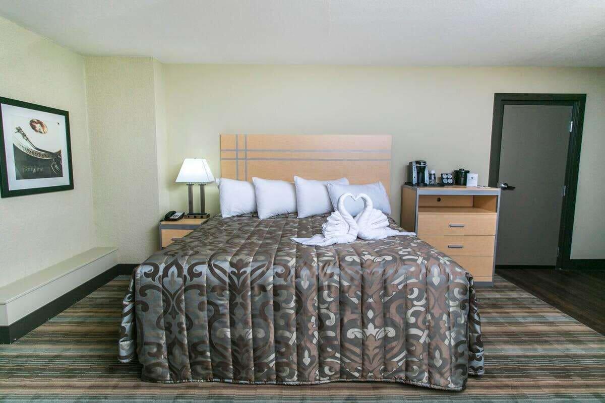 Ramada By Wyndham Edmonton Yellowhead Nw Luaran gambar