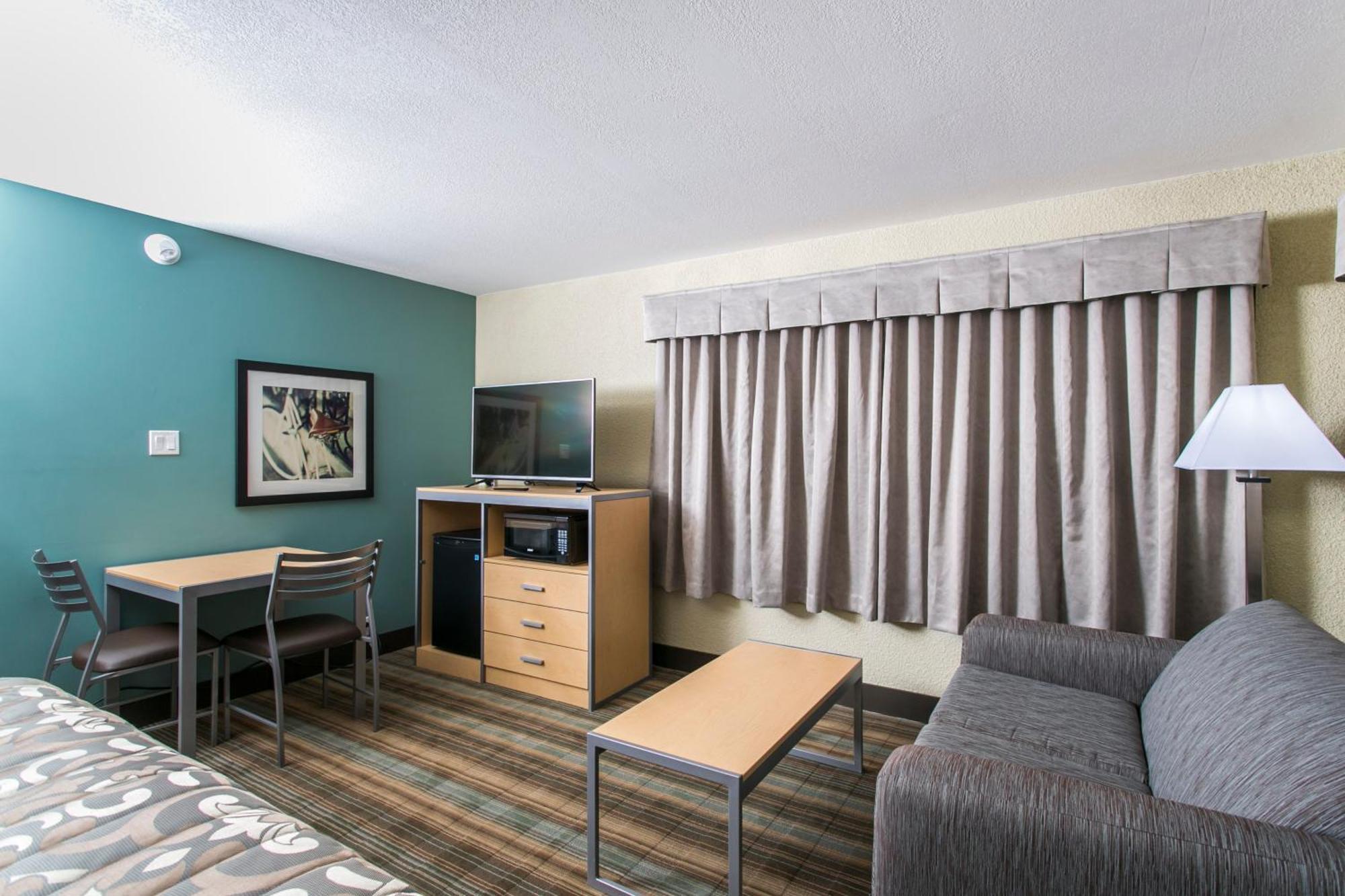 Ramada By Wyndham Edmonton Yellowhead Nw Luaran gambar