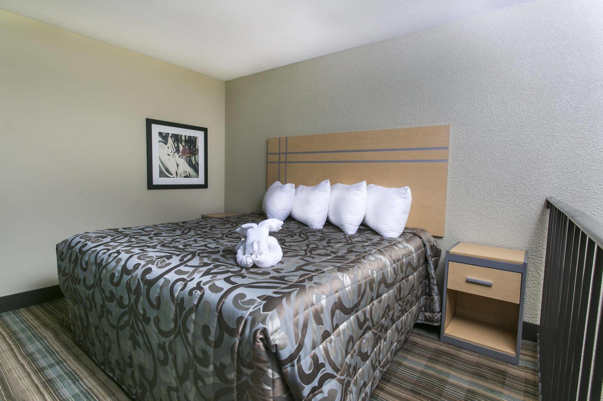 Ramada By Wyndham Edmonton Yellowhead Nw Luaran gambar