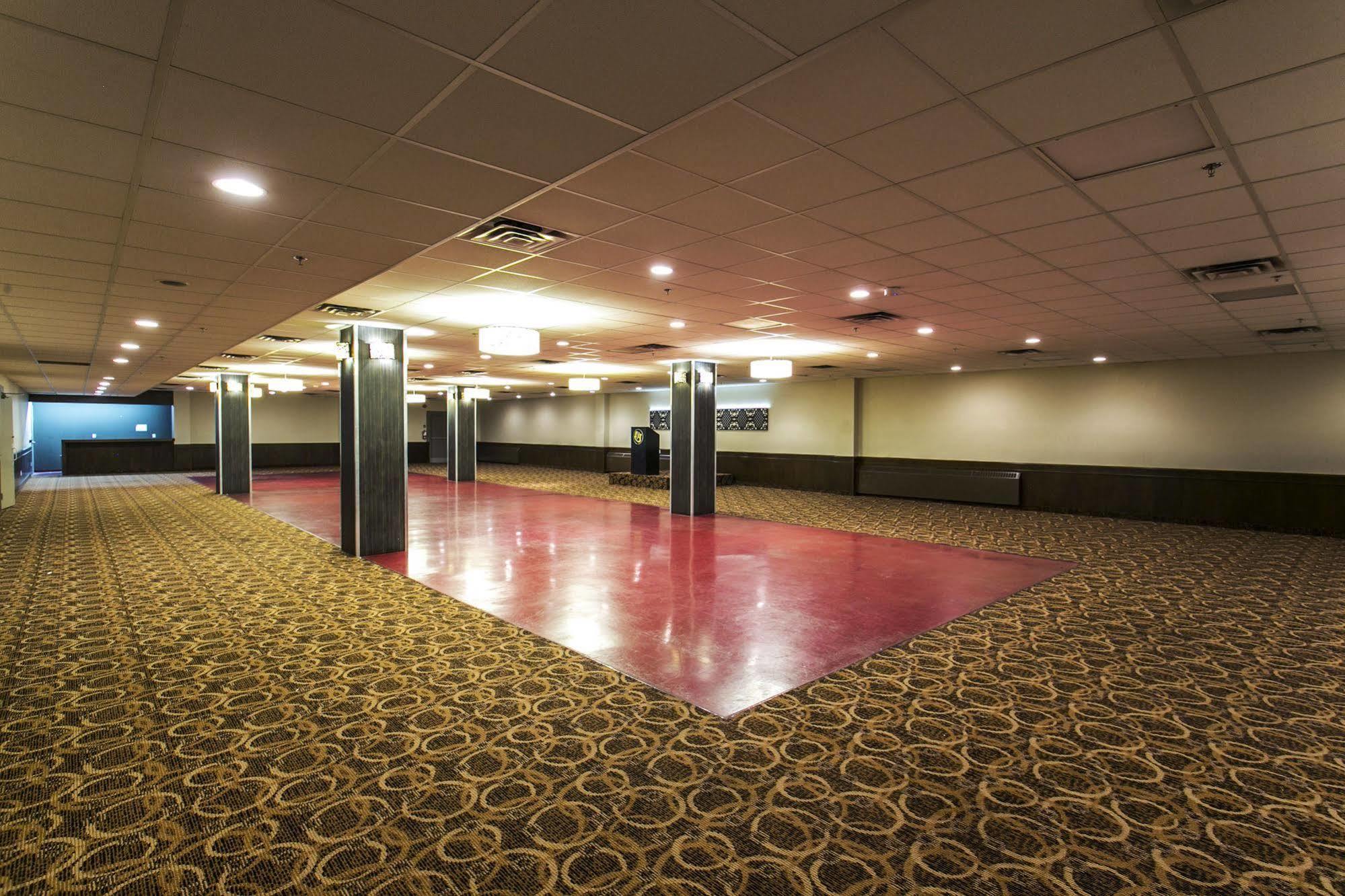Ramada By Wyndham Edmonton Yellowhead Nw Luaran gambar