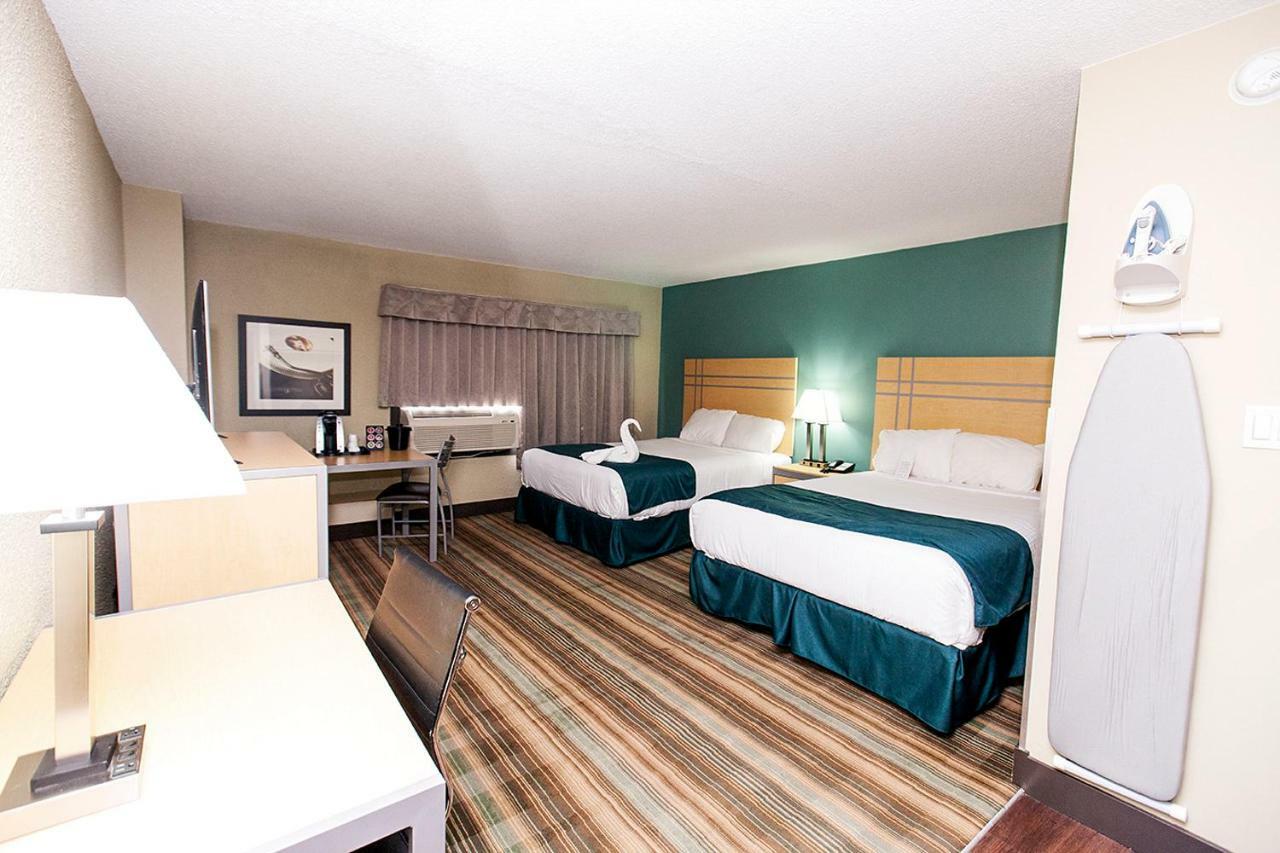 Ramada By Wyndham Edmonton Yellowhead Nw Luaran gambar