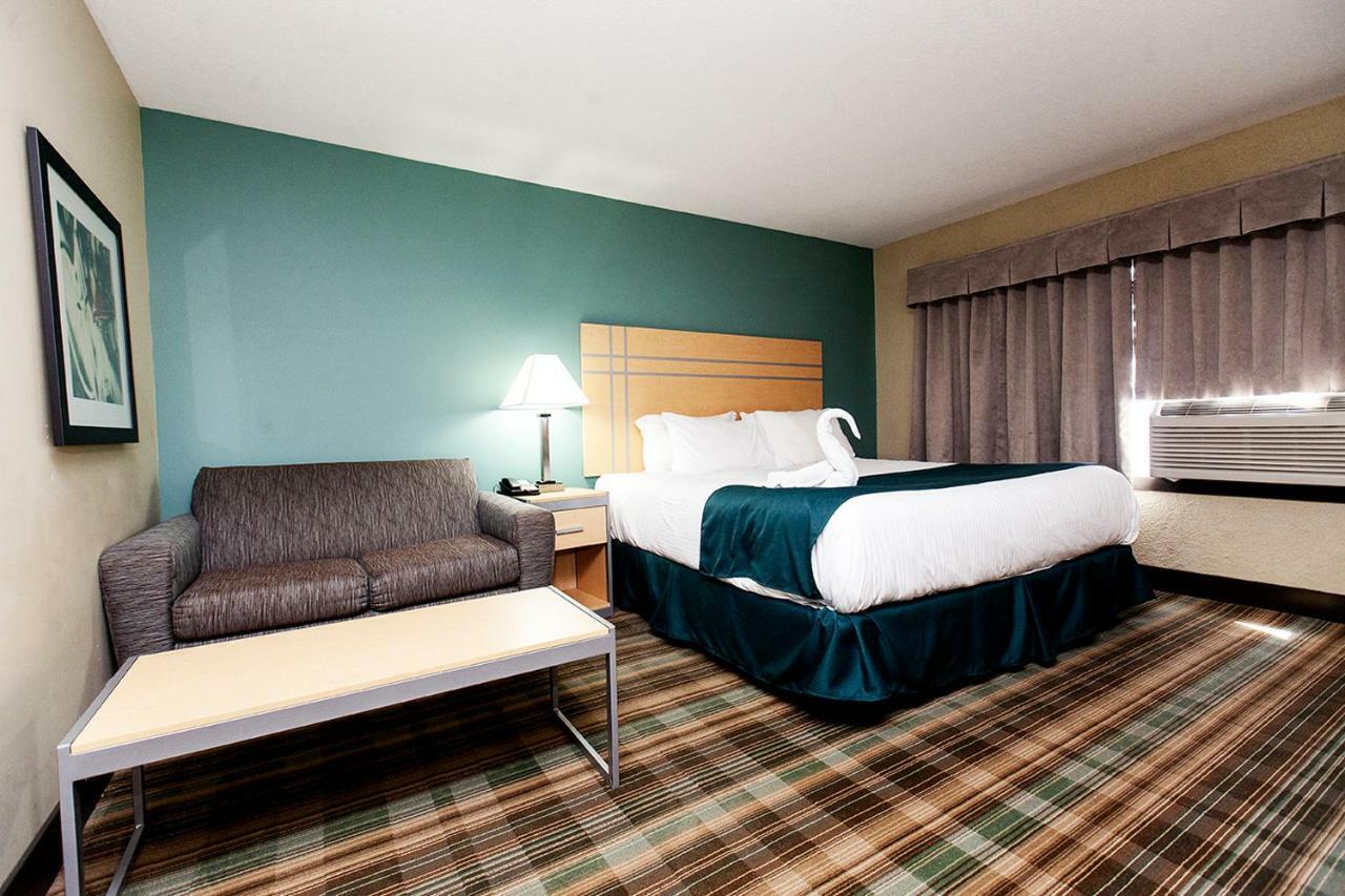 Ramada By Wyndham Edmonton Yellowhead Nw Luaran gambar