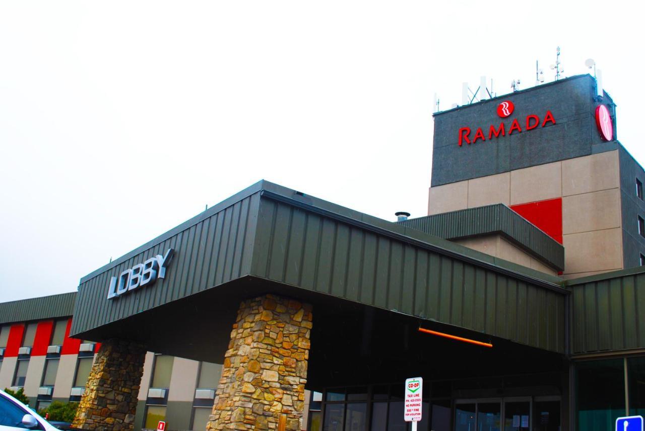 Ramada By Wyndham Edmonton Yellowhead Nw Luaran gambar